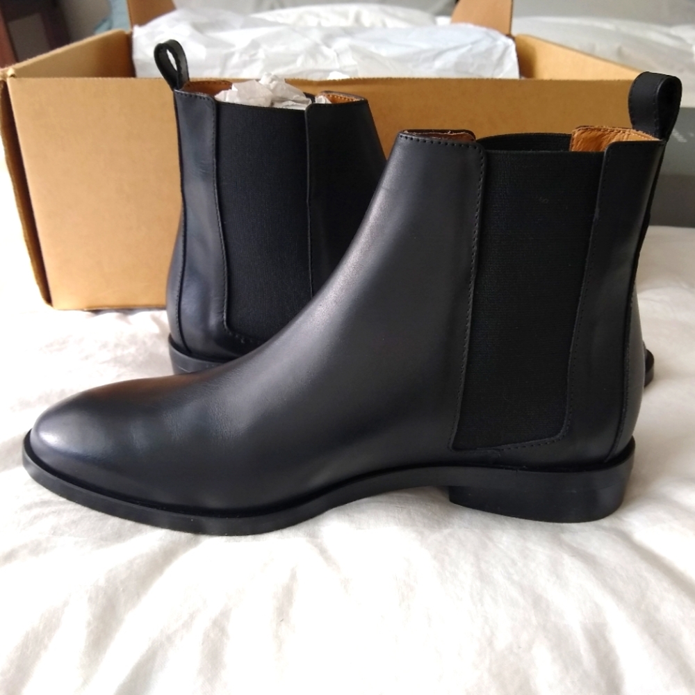 Brand new, Everlane The Modern Chelsea Boot